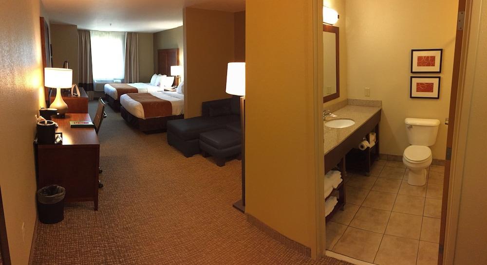 Comfort Suites Johnson Creek Conference Center Zewnętrze zdjęcie