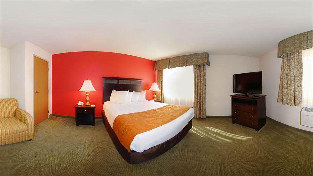 Comfort Suites Johnson Creek Conference Center Zewnętrze zdjęcie