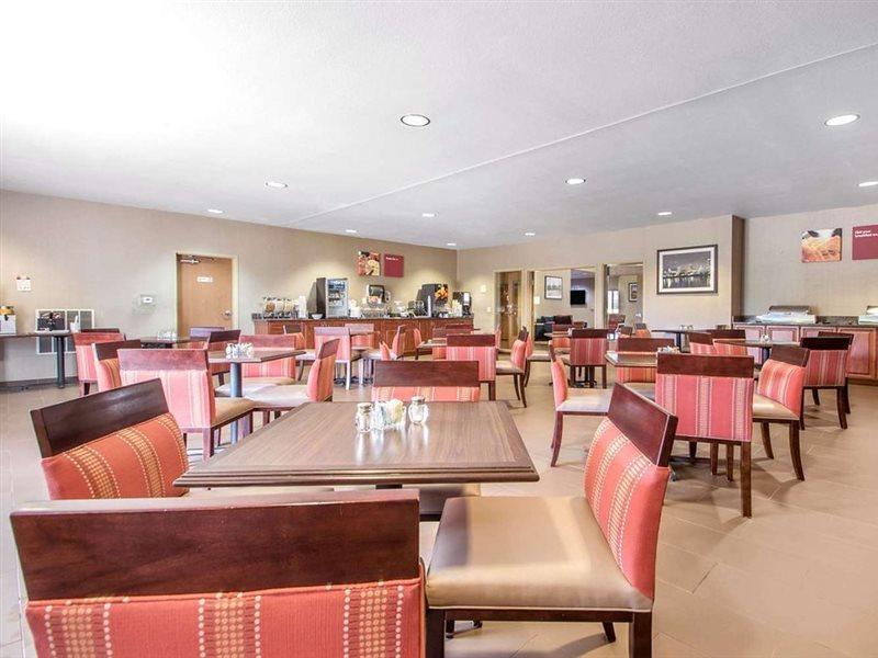 Comfort Suites Johnson Creek Conference Center Zewnętrze zdjęcie