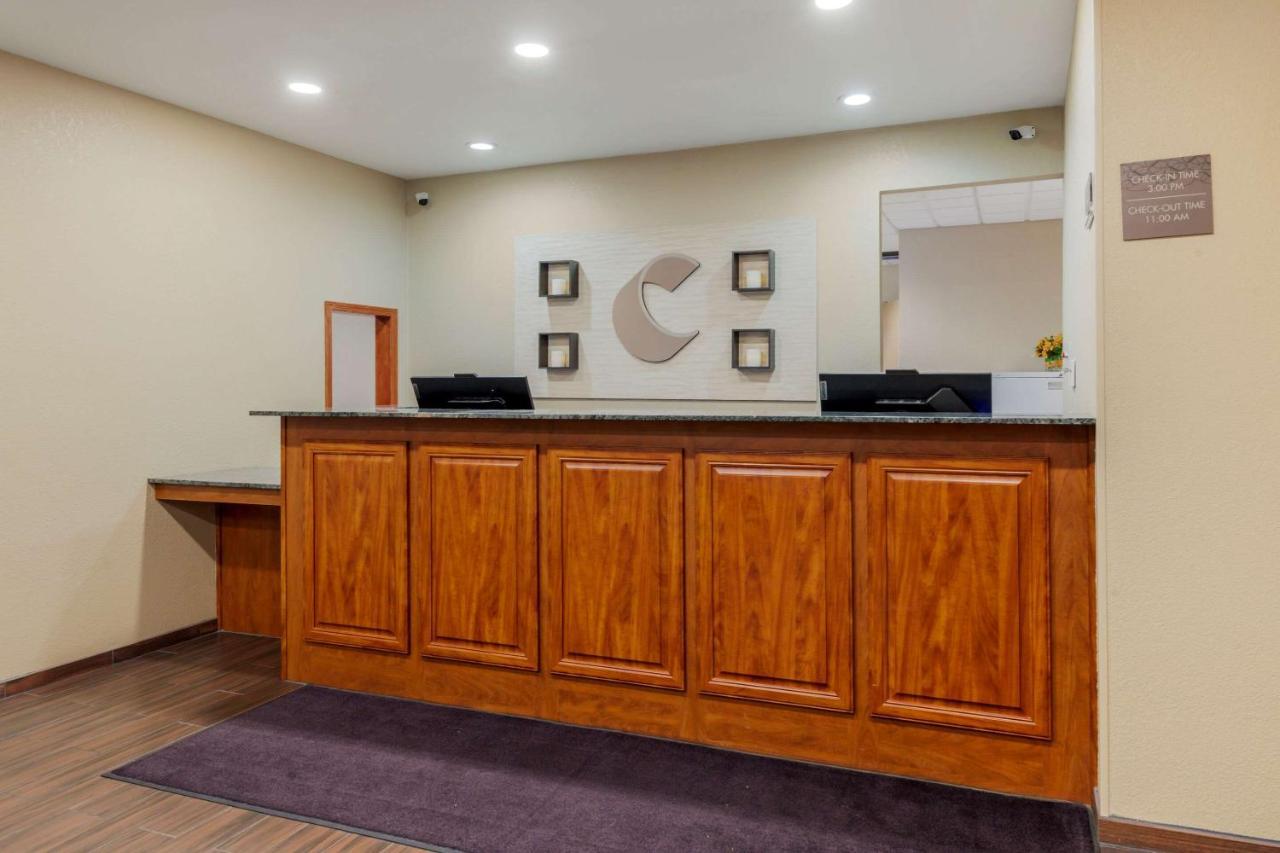 Comfort Suites Johnson Creek Conference Center Zewnętrze zdjęcie
