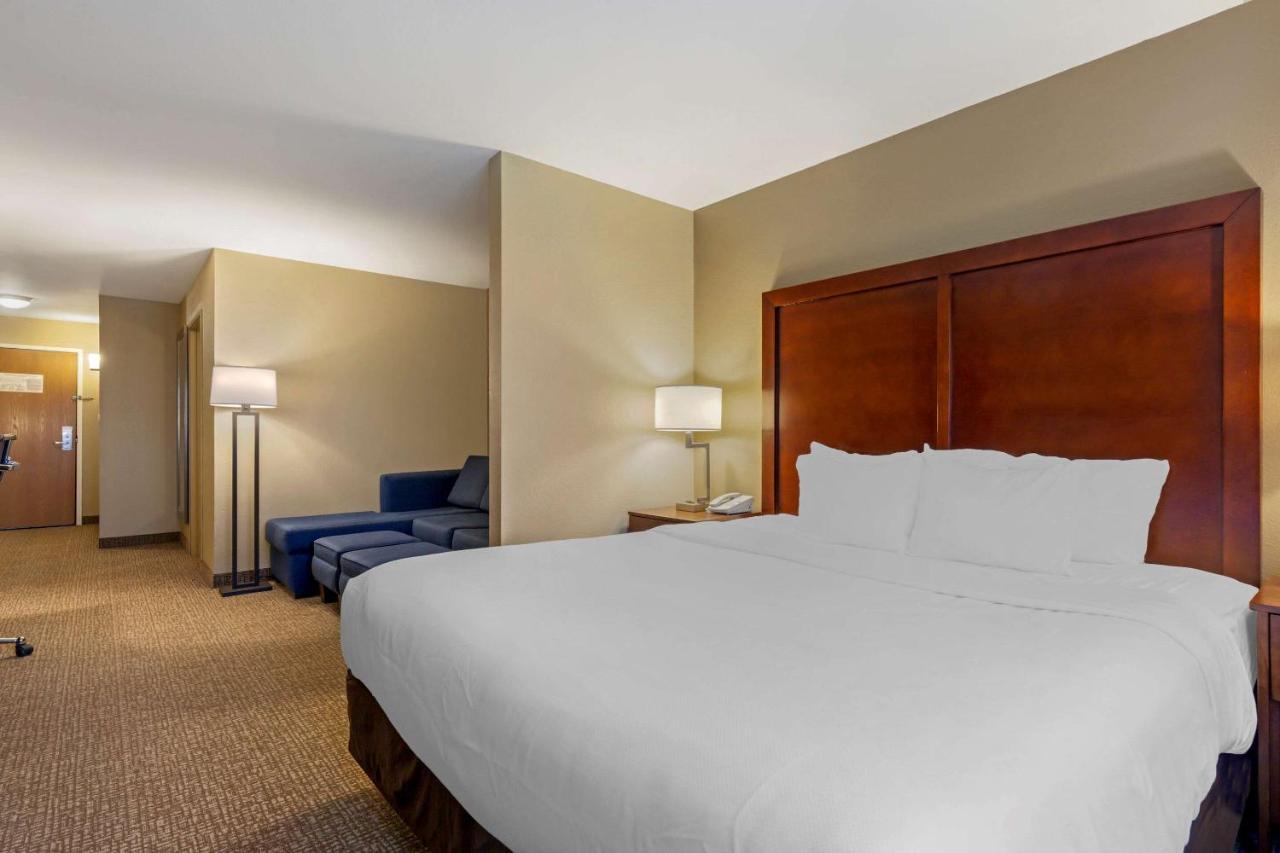 Comfort Suites Johnson Creek Conference Center Zewnętrze zdjęcie