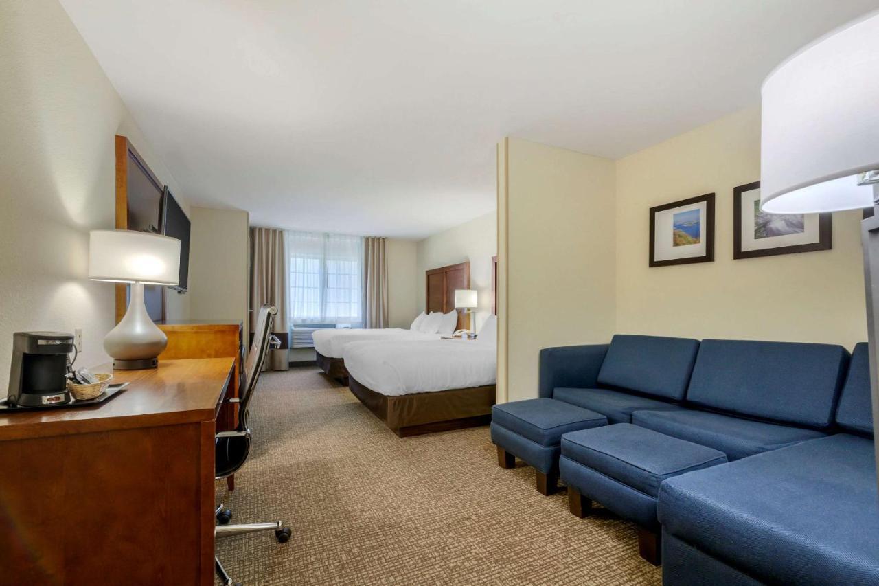 Comfort Suites Johnson Creek Conference Center Zewnętrze zdjęcie