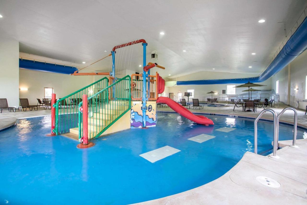 Comfort Suites Johnson Creek Conference Center Zewnętrze zdjęcie