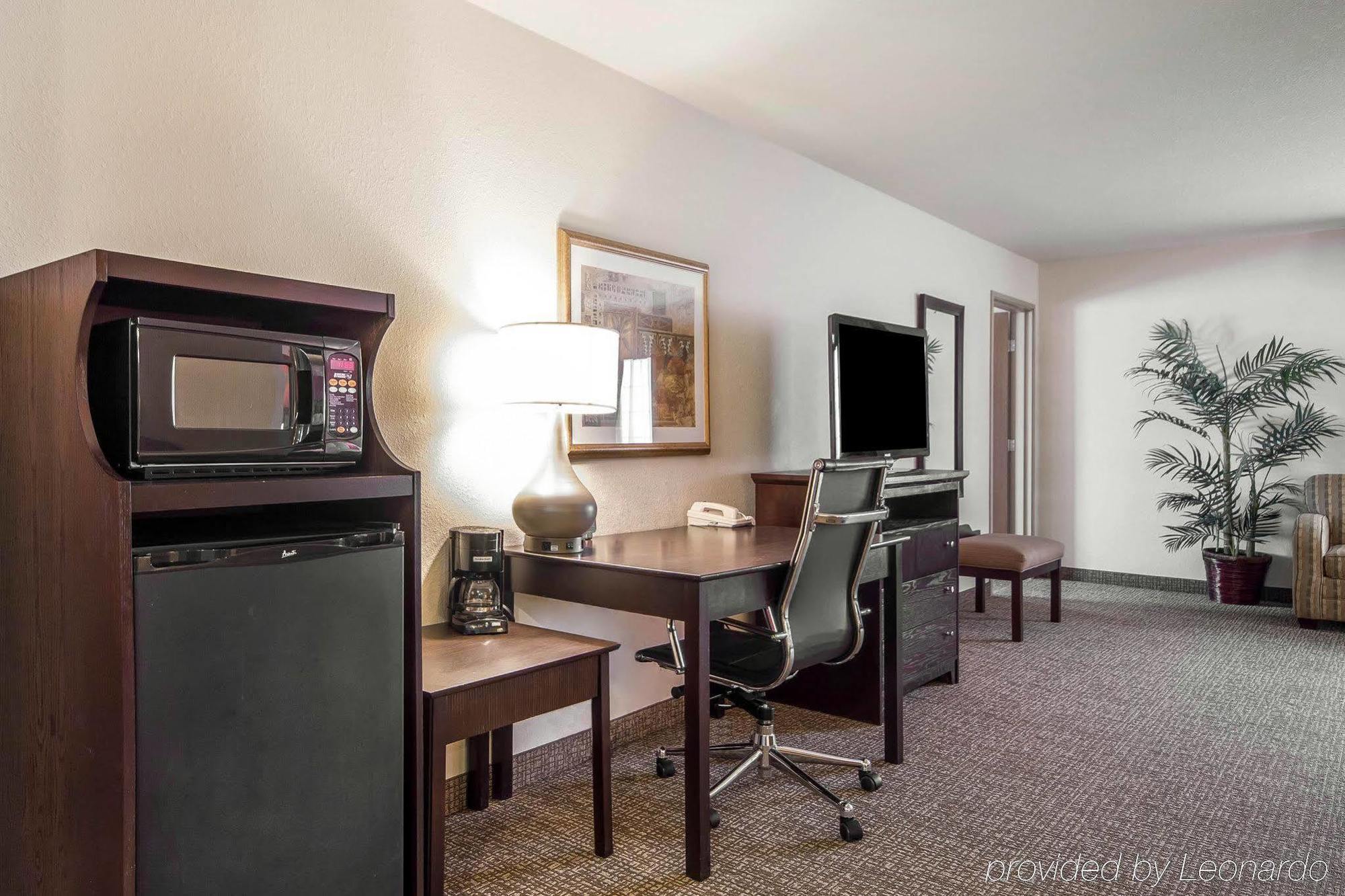 Comfort Suites Johnson Creek Conference Center Zewnętrze zdjęcie
