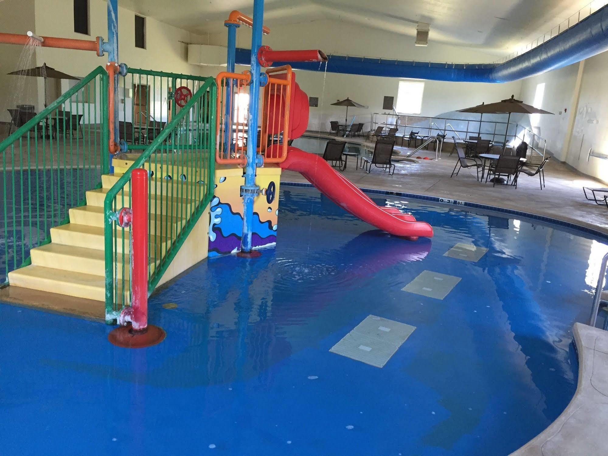 Comfort Suites Johnson Creek Conference Center Zewnętrze zdjęcie